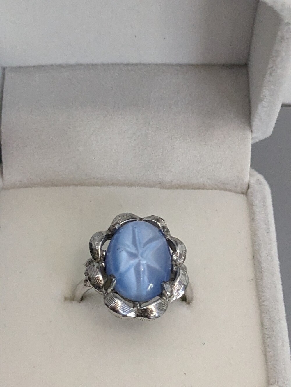 Sarah Coventry Blue Star Cabochon Silver Tone Floral Setting Ring Size 5.5